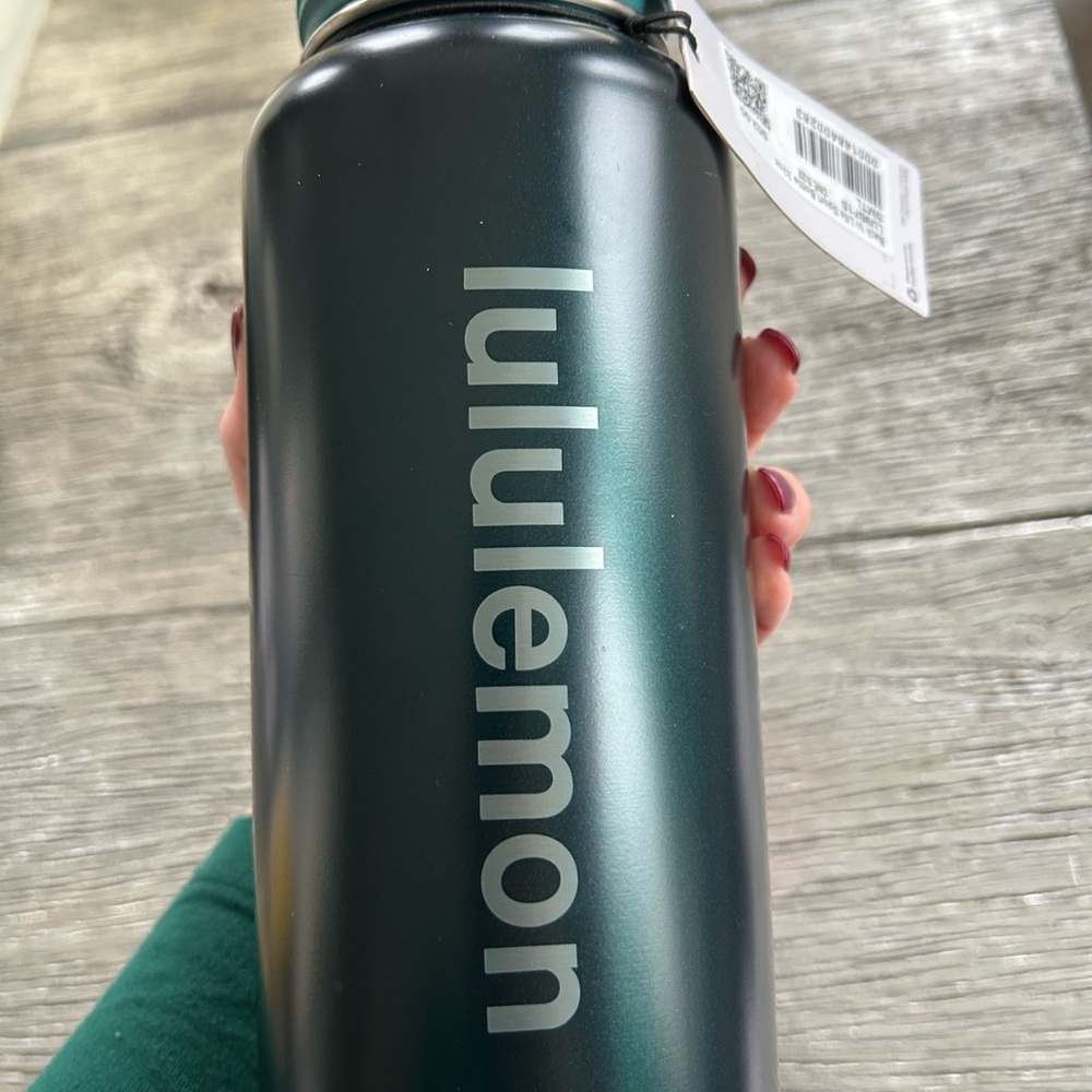 NWT lululemon athletica Back to Life Teal Stainless Steel Water Bottle 32oz - Picture 9 of 10